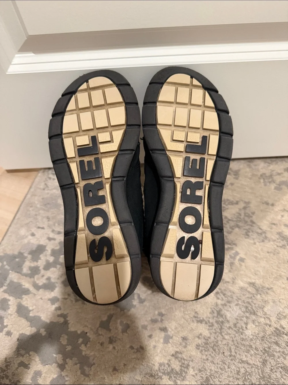 Sorel stylish black
